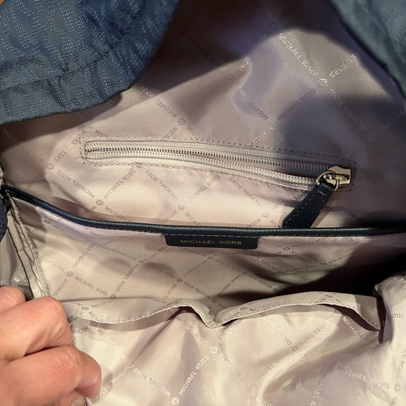 Michael kors backpack - Picture 9 of 10